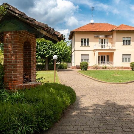 Maison Cecile Appartamento In Villa. Host Marianna Aglie Екстер'єр фото